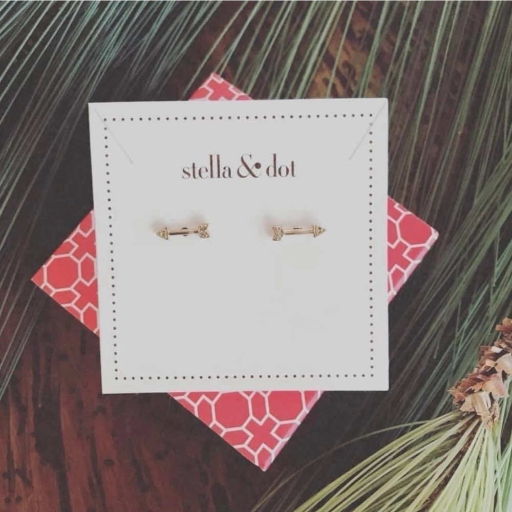 Stella & Dot On the Mark Studs-Gold Arrow Studs